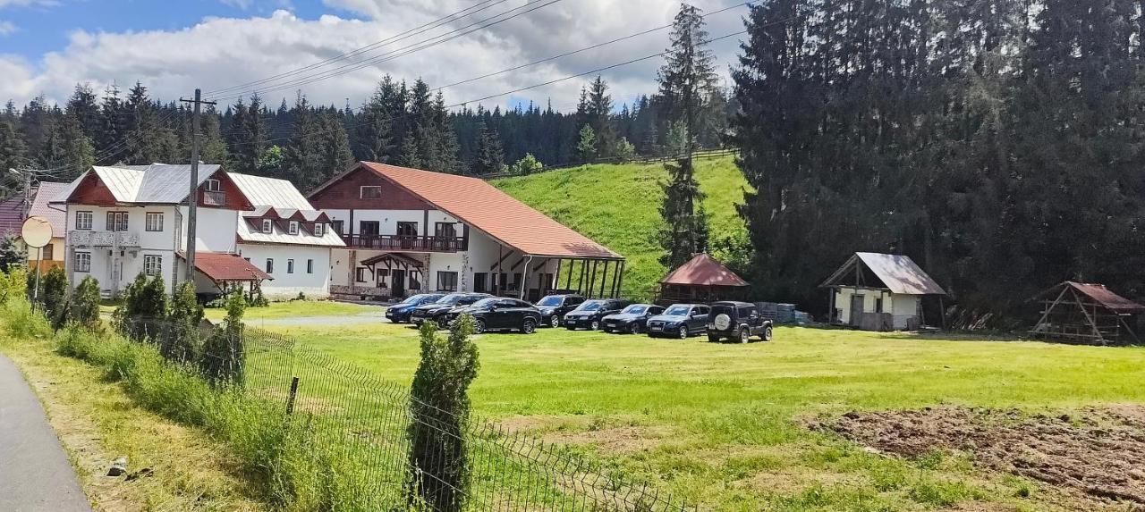 Pensiunea Trei Brazi Arieşeni Exteriér fotografie