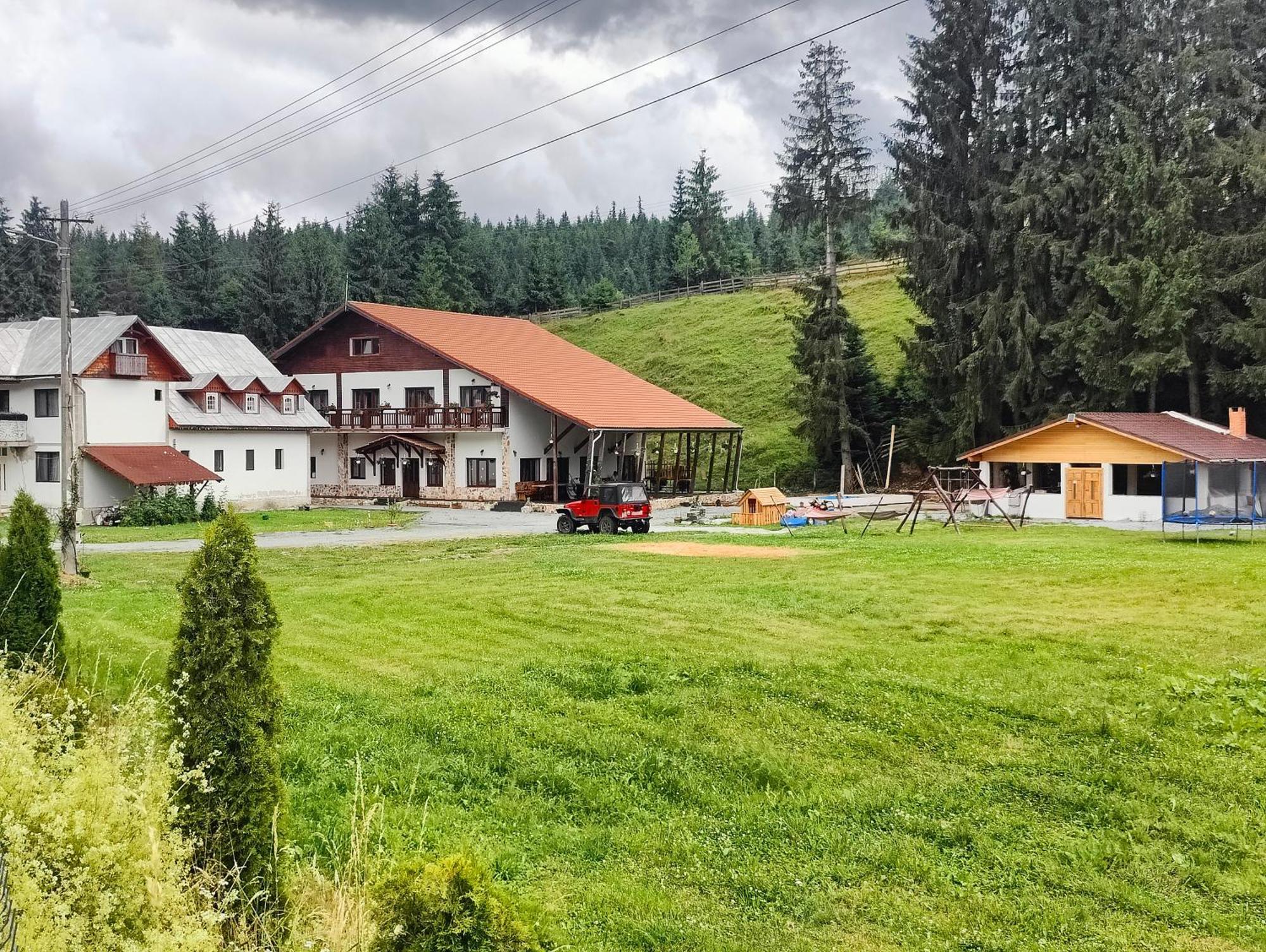 Pensiunea Trei Brazi Arieşeni Exteriér fotografie