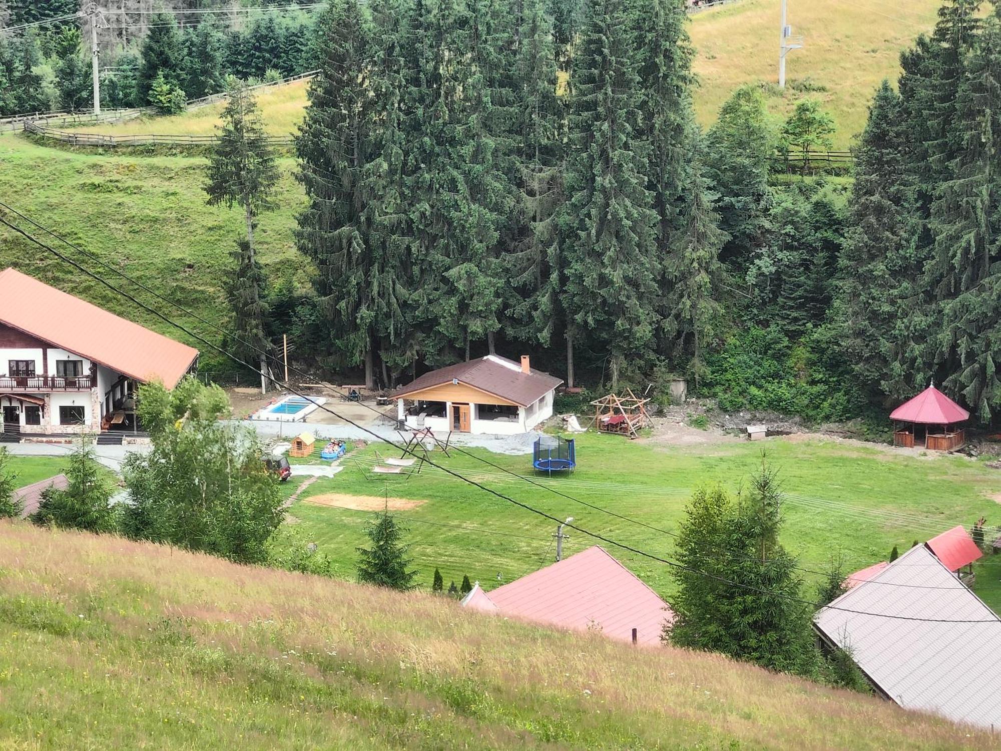 Pensiunea Trei Brazi Arieşeni Exteriér fotografie